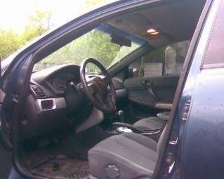 2004 Mitsubishi Galant Pictures