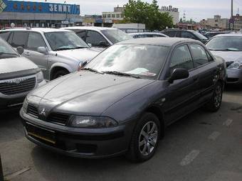 2004 Mitsubishi Galant Pictures