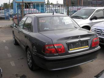 2004 Mitsubishi Galant Photos