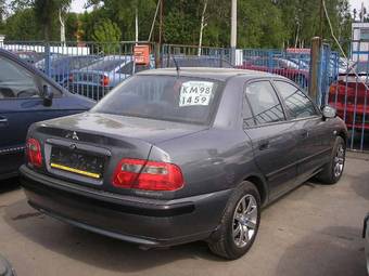 2004 Mitsubishi Galant Photos
