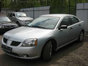 2004 Mitsubishi Galant Pictures