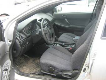2004 Mitsubishi Galant Pictures