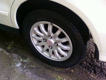 2004 Mitsubishi Galant Pictures