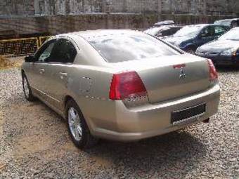 2004 Mitsubishi Galant Photos