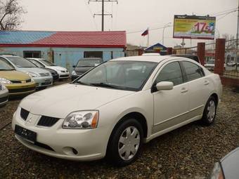 2005 Mitsubishi Galant Pictures