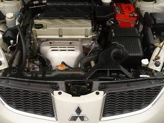 2005 Mitsubishi Galant Photos