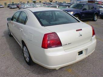 2005 Mitsubishi Galant Photos