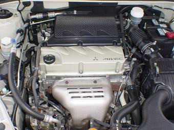 2005 Mitsubishi Galant Photos