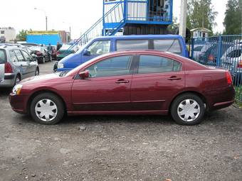 2005 Mitsubishi Galant Photos