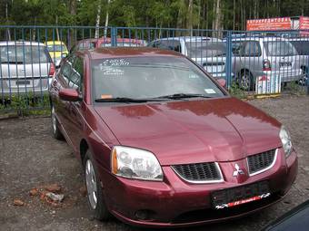 2005 Mitsubishi Galant Photos