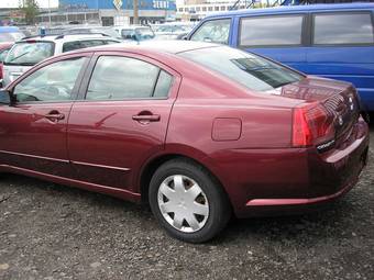 2005 Mitsubishi Galant Pictures