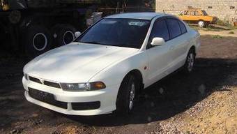 2005 Mitsubishi Galant Photos