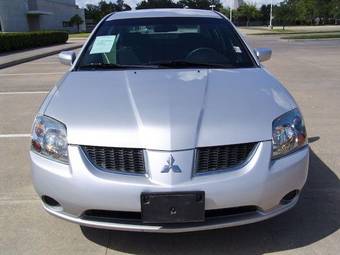 2005 Mitsubishi Galant Photos