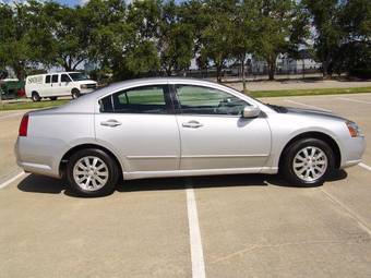 2005 Mitsubishi Galant Photos