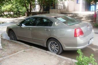 2005 Mitsubishi Galant Pics