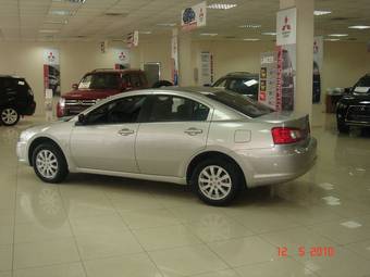 2008 Mitsubishi Galant Photos