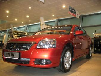 2009 Mitsubishi Galant Photos