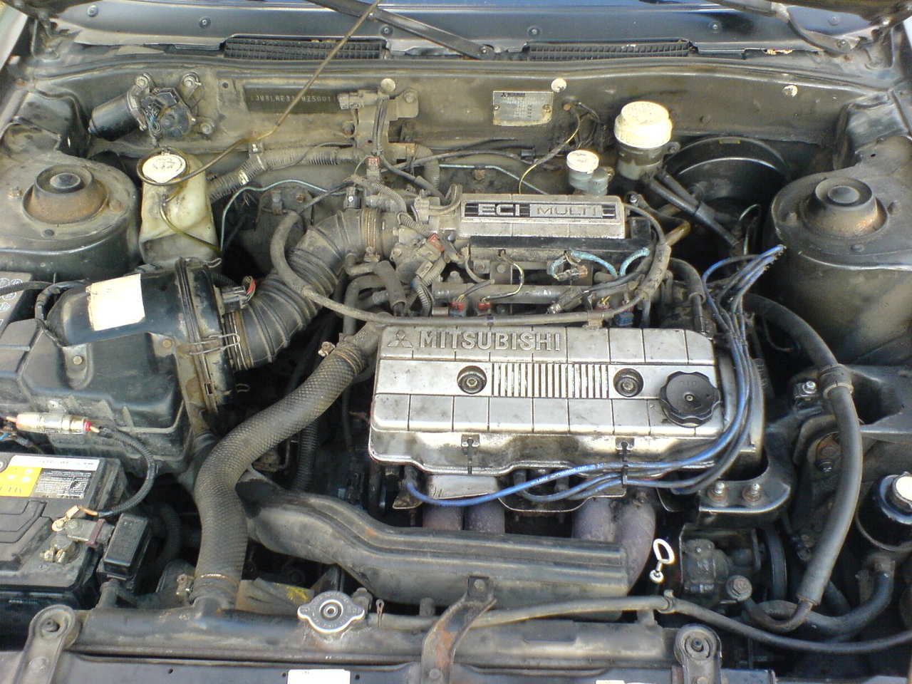 1990 Mitsubishi Galant Hatchback specs, Engine size 1997cm3, Fuel type