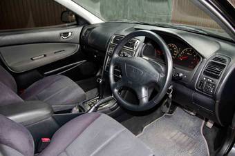 2002 Mitsubishi Galant Sports Pictures