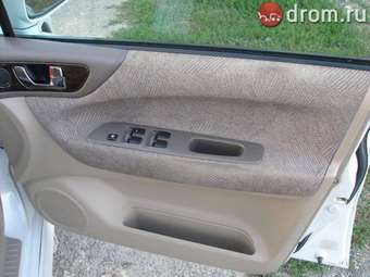 2002 Mitsubishi Grandis Pictures