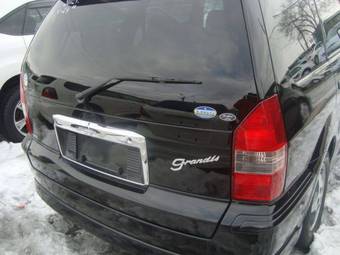 2002 Mitsubishi Grandis Photos