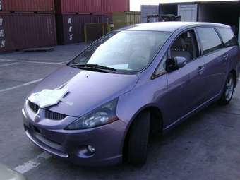 2003 Mitsubishi Grandis Pics