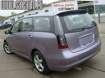 2003 Mitsubishi Grandis Pictures