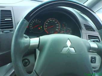 2003 Mitsubishi Grandis For Sale