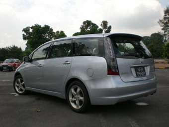 2003 Mitsubishi Grandis Pictures