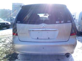 2003 Mitsubishi Grandis Pictures