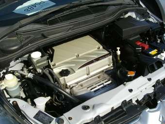 2003 Mitsubishi Grandis Pictures