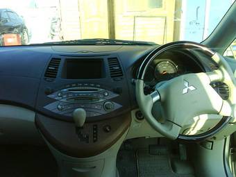 2003 Mitsubishi Grandis For Sale