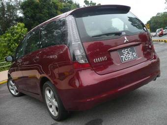 2003 Mitsubishi Grandis Photos