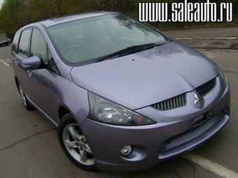 2003 Mitsubishi Grandis Images