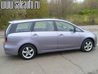 2003 Mitsubishi Grandis Pics