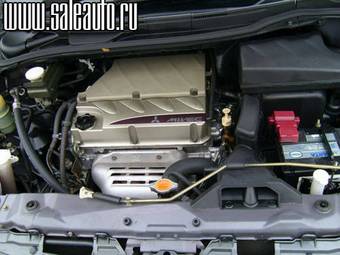 2003 Mitsubishi Grandis Pictures