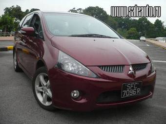 2003 Mitsubishi Grandis Pics