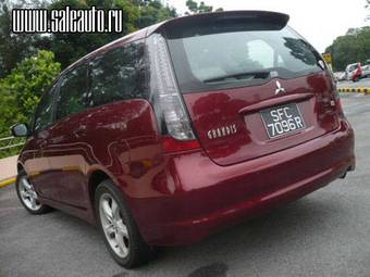 2003 Mitsubishi Grandis Pictures