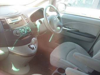 2003 Mitsubishi Grandis For Sale