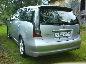 2003 Mitsubishi Grandis Wallpapers