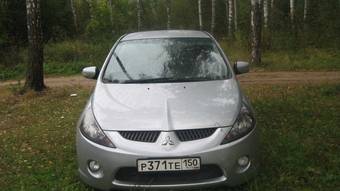 2003 Mitsubishi Grandis Pictures