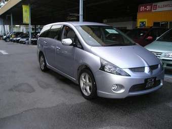 2004 Mitsubishi Grandis For Sale