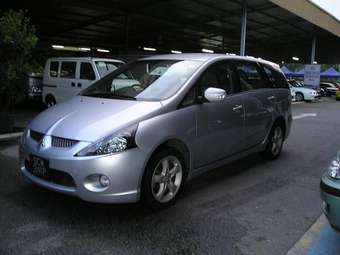2004 Mitsubishi Grandis For Sale