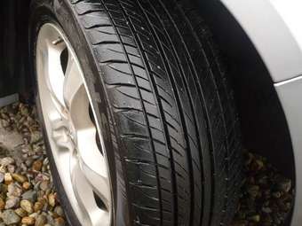 2004 Mitsubishi Grandis Pictures