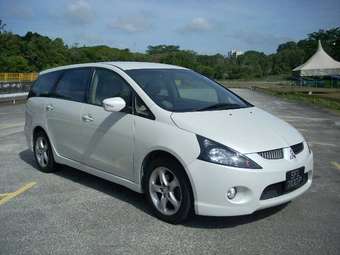 2004 Mitsubishi Grandis For Sale