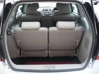 2004 Mitsubishi Grandis For Sale