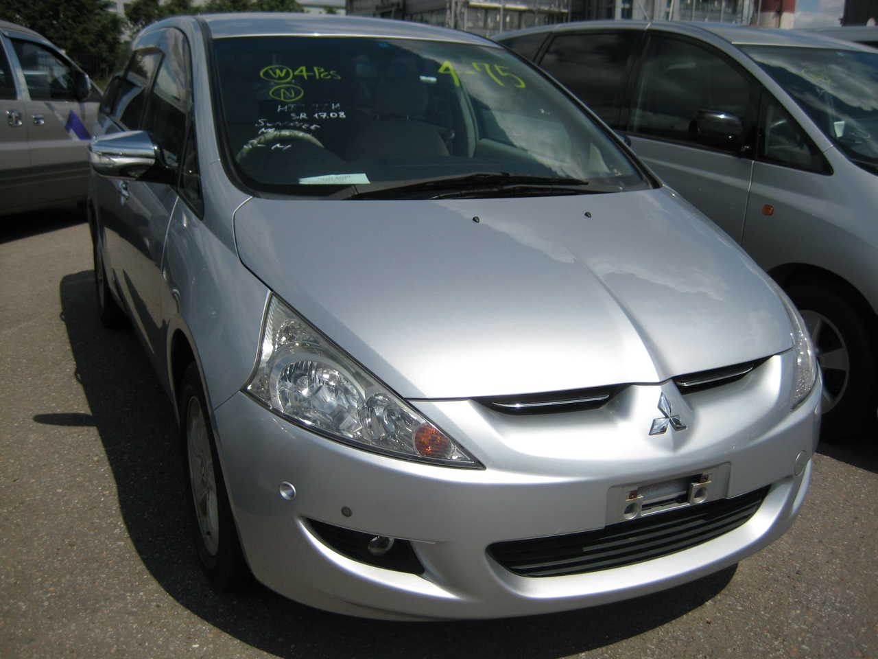 2004 Mitsubishi Grandis