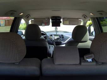 2004 Mitsubishi Grandis For Sale