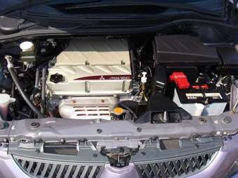 2005 Mitsubishi Grandis Images