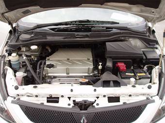 2005 Mitsubishi Grandis Pics